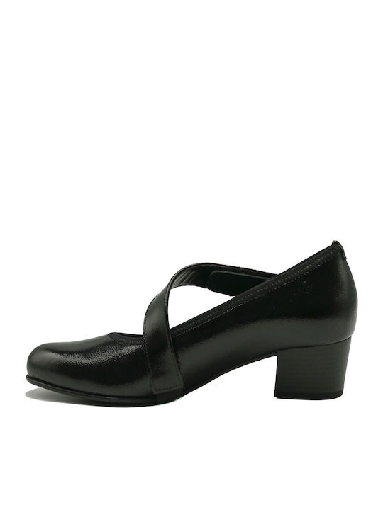 Pointed Toe Heels In Patent Leather With Low Black Heel