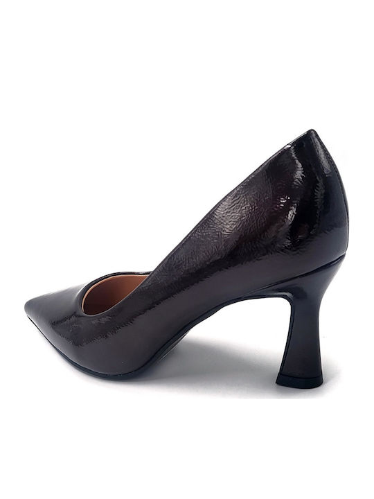 Pointed Toe Heels in Patent Leather with Medium Heel Brown