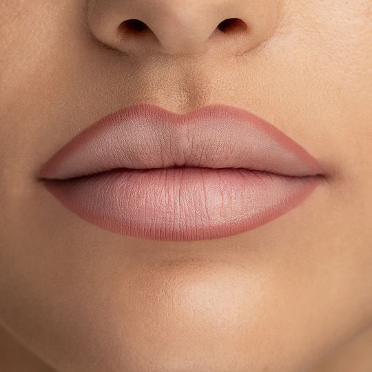 Radiant Softline Водоустойчив Молив За Устни
