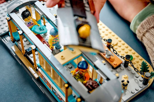 LEGO City Classic Beach Tram За 7+ Години 693 Бройки