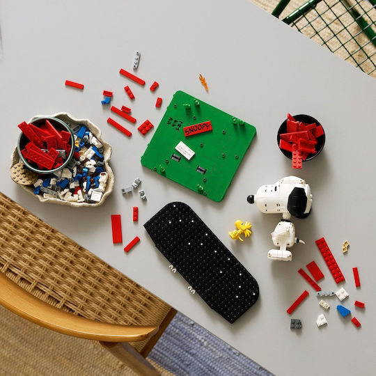 LEGO Ideas Peanuts: Къщичката на Снупи за 3+ Години 964 Бройки