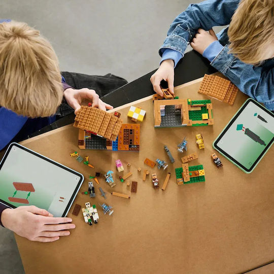 LEGO Minecraft Атака на Evokers в Селото за 9+ Години 607 Бройки