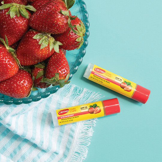 Carmex Daily Care Spf 15 Balsam de Buze cu Căpșuni Stick Protecție UV 4,25 G
