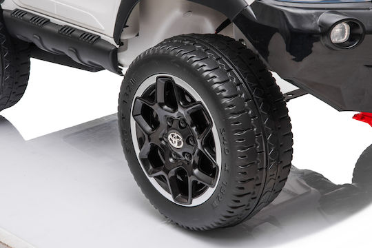 Toyota Hilux Две места с дистанционно управление Лицензиран 24 волта Бял за 7+ Години