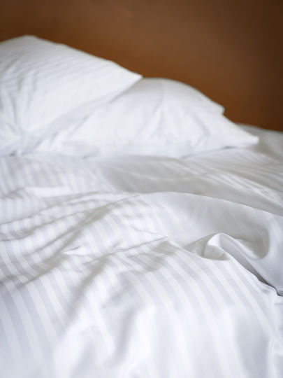 8 Pieces Hotel Sheet Semi-Double 185x280 230 Thread Count CVC Satin Stripe 1cm 60% Cotton Piqué 40% Polyester