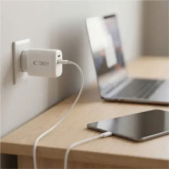 Tech-Protect Φορτιστής Χωρίς Καλώδιο GaN με Θύρα USB-A και Θύρα USB-C και Καλώδιο USB-C 65W Power Delivery / Quick Charge 3.0 Λευκός (NCA65W-GAN)