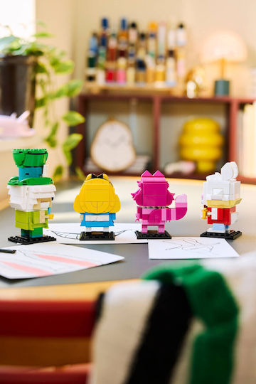 LEGO Brick Headz Alice in Wonderland pentru 10+ Ani 601 buc