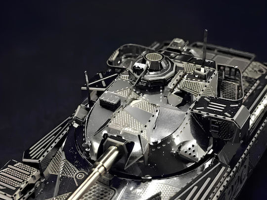 Figure in Scale 2:40