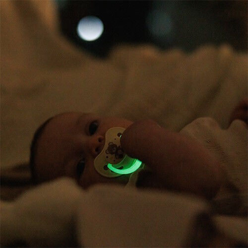 Babyono Πιπίλα Σιλικόνης Νυκτός Λευκό για 0-6 μηνών
