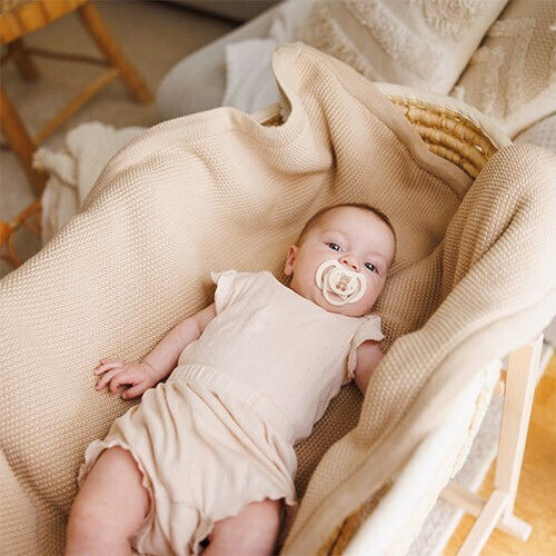 Babyono Πιπίλα Σιλικόνης Νυκτός Λευκό για 0-6 μηνών