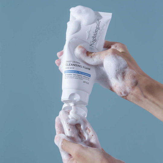 Spumă delicată pentru curățarea feței pH 5.5 efect hidratant zilnic Derma acid blând Nightingale 140 ml