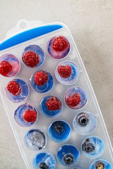 Kitchen Craft Silicone Ice Cube Tray with 21 Blue Slots