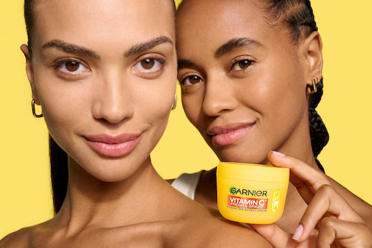 Garnier Vitamin C Fresh & Bright Light 48h Day Face Cream for Moisturizing & Brightening with Vitamin C & Niacinamide 85ml