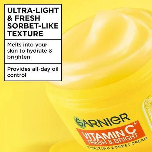 Garnier Vitamin C Fresh & Bright Light 48h Day Face Cream for Moisturizing & Brightening with Vitamin C & Niacinamide 85ml