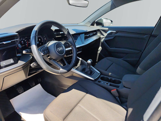 Audi A3 30 TFSI Sport Sedan S line '22