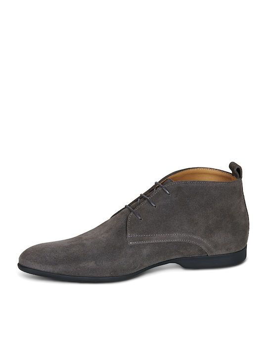 Graue Herrenstiefel