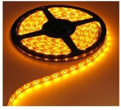 Bandă LED Impermeabilă 12V Lumină Galbenă Tip SMD3528 cu Sursă de Alimentare