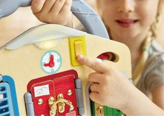 Hape Издърпваща играчка Lock And Learn от дърво