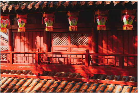 Painting Traditional Red Lanterns On Red Building 150x100