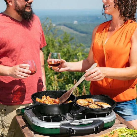 Lodge Pan With Lid made of Cast Iron 26.04cm