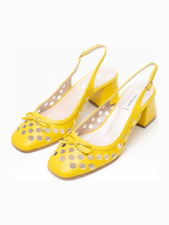 Pantofi Cu Toc De Piele Galbeni KG 516-52