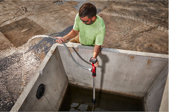 Milwaukee M12™ BSWP-0 Hydropass™ Transferpumpe mit Düse 3/4" 12V
