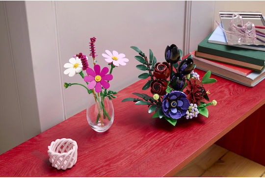 LEGO Botanical Collection Aranjament cu flori închise la culoare pentru 18+ Ani 562 buc