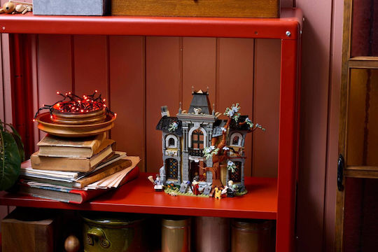 LEGO Icons Къщата на кмета за 18+ години 1420 бр.