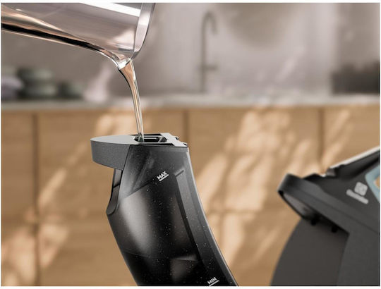 Electrolux Renew 800 Dampfbügelstation mit 7.5bar Dampfdruck und 1l Wassertankkapazität