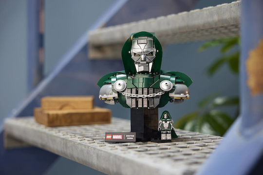 Lego Marvel Doctor Doom Bust Für 18+ Jahre 379 Stück