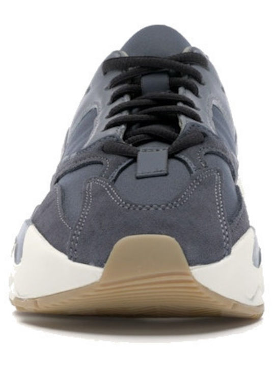 Yeezy Boost 700 Сникърси Magnet