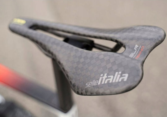 Selle Italia Boost Tekno Superflow S Fahrradsattel Carbon Schwarz