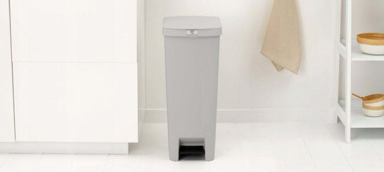 Brabantia Brabantia Kunststoff Mülleimer mit Pedal 40l Graue