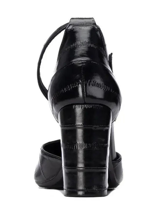 Pumps mit Riemen & Hochem Absatz in Schwarz