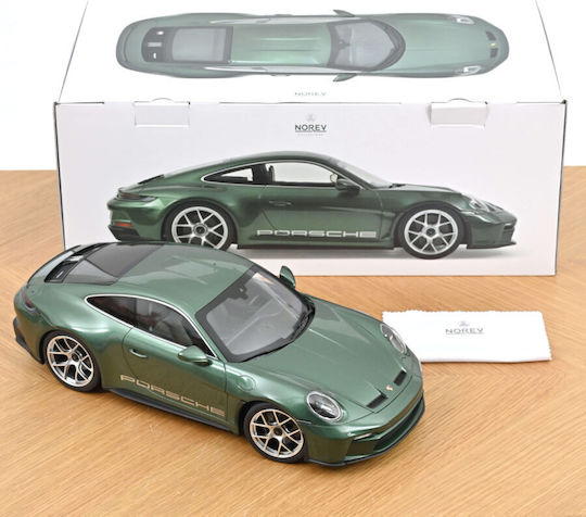 Model Mașină Porsche 911 S T 2023 Verde Malachit Metalic Scara 1:12