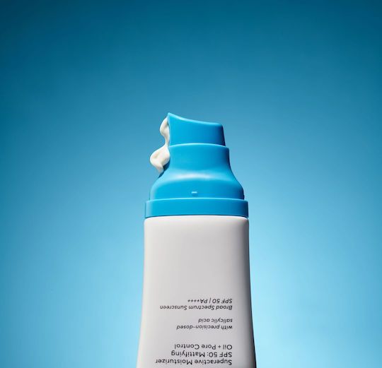 Murad Cremă Hidratantă de Față de Zi cu SPF40 împotriva Acneei 50ml