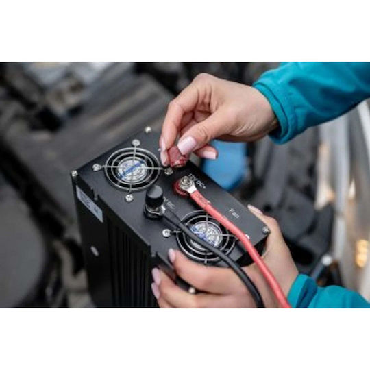 Azo Digital DC/DC Spannungsumwandler 24V auf 24V