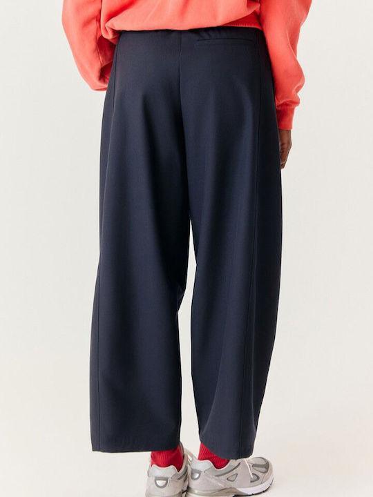 Women's Dark Blue Suit in a Relaxed Fit