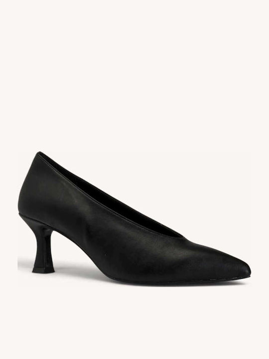Schwarze Matte Pumps mit Kitten-Heel und spitzer Zehenpartie