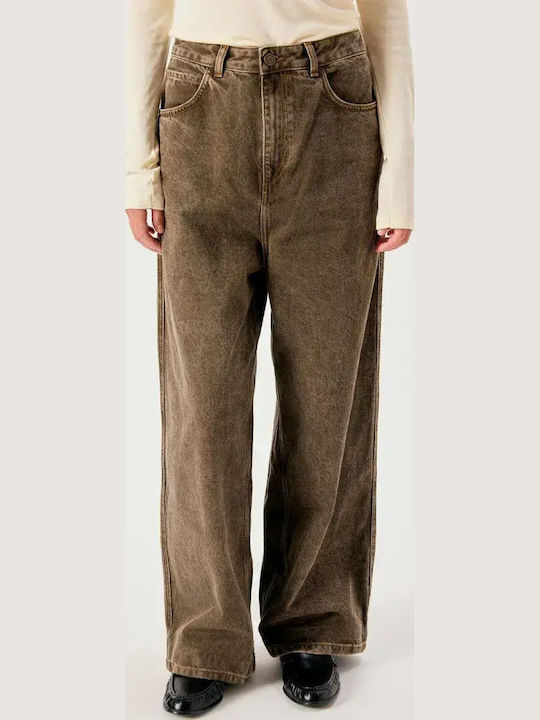 High-Rise Women's Jeans in a Loose Fit Brown