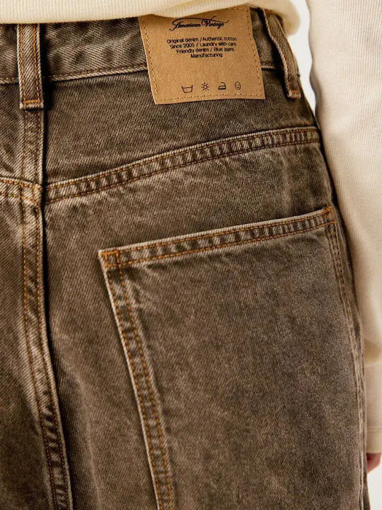 High-Rise Women's Jeans in a Loose Fit Brown