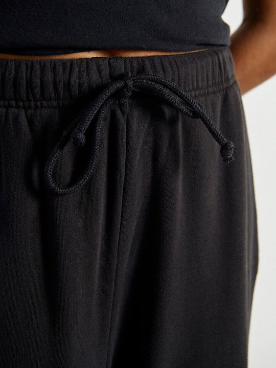 Women's Fabric Trousers in a Relaxed Fit Black