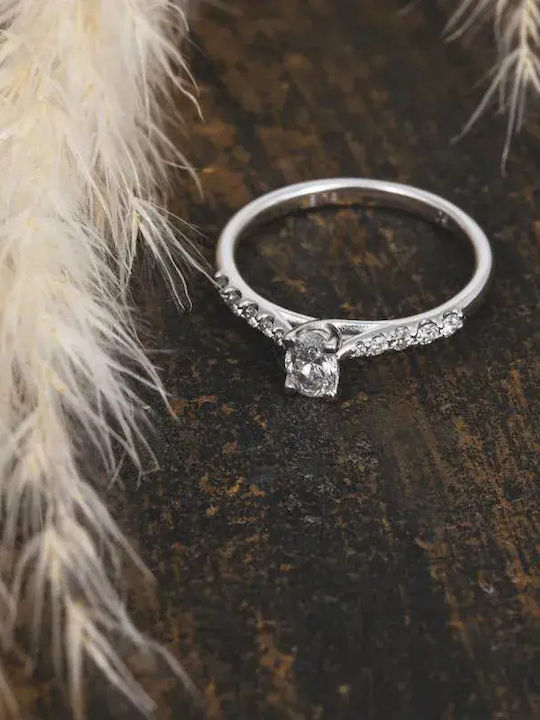 18K White Gold Solitaire Ring with Diamond