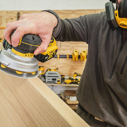 DEWALT DCW211N Έκκεντρο Τριβείο 125mm Μπαταρίας 18V Solo με Ρύθμιση Ταχύτητας και με Σύστημα Αναρρόφησης