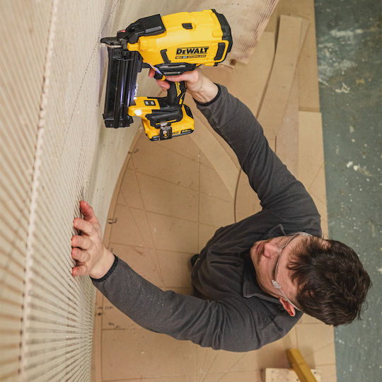 DEWALT Akku-Nagler DCN210SN 18 V für Nägel