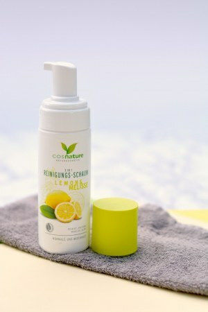 Cosnature 3in1 Schaumstoff Gesichtsreiniger Zitrone Und Melissa Für Kontrolle der Fettigkeit 150ml