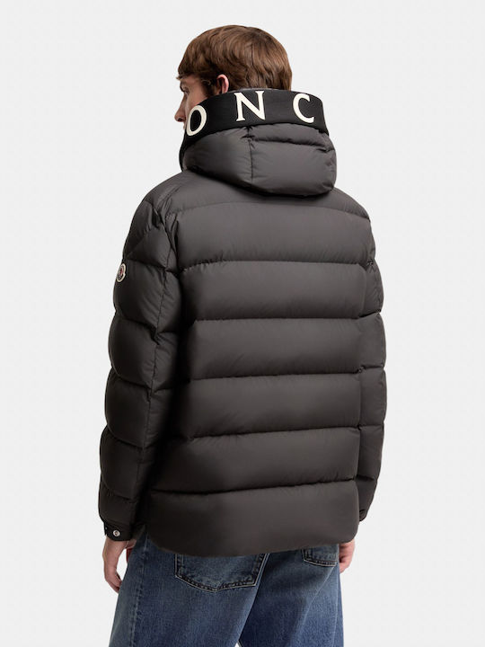 Schwarze Pufferjacke