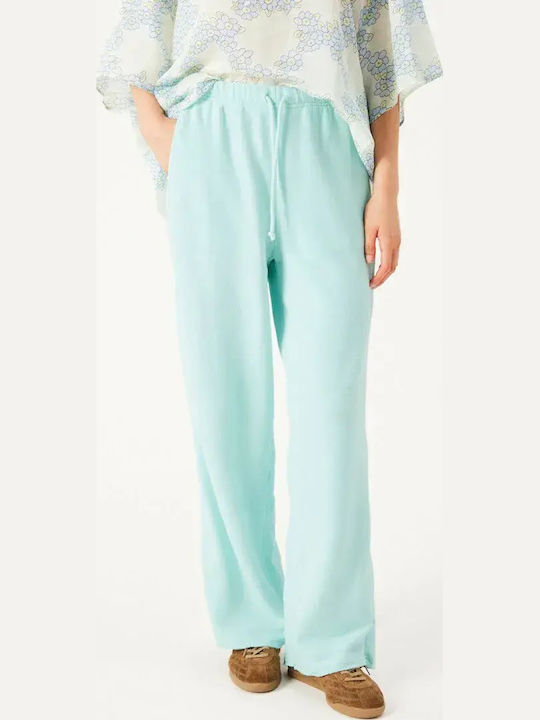 Women's Black Set with Elastic Waist Trousers in a Loose Fit