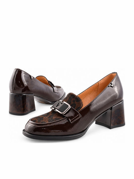 Patent Leather Pumps with Medium Heel in Brown