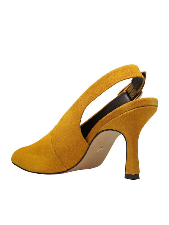 Suede Heels Curcuma